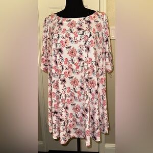 NWT Lane Bryant Pink Floral Blouse 14/16 Flowy Stretch Top V-Neck Plus Size